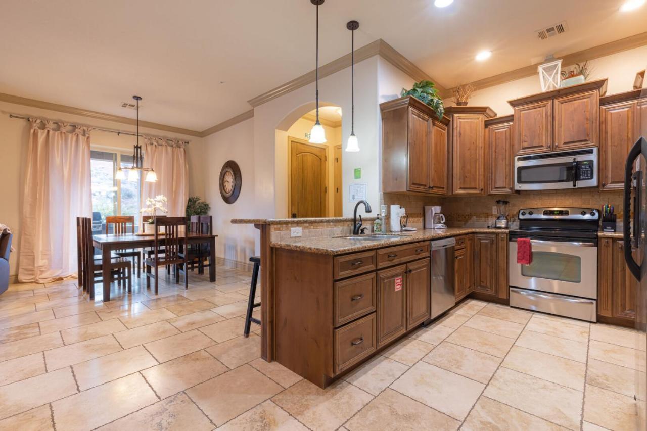 D5-Coral Springs Poolside-Ground Floor 3-Bedroom Hillside View Hurricane Pokoj fotografie